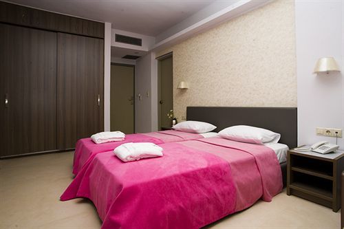 Astron Hotel 3*